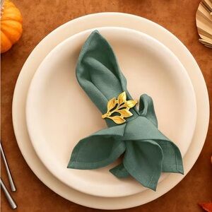 Elegant Gold Leaf Ring